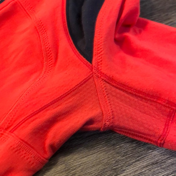 Lululemon jacket size 4 - Picture 10 of 10